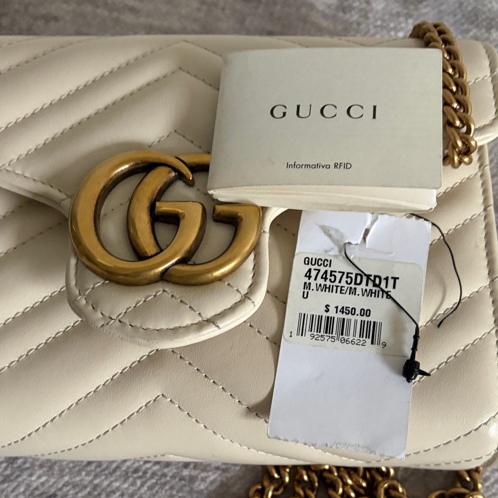 Gucci Cream Chevron Clutch with Gold Logo